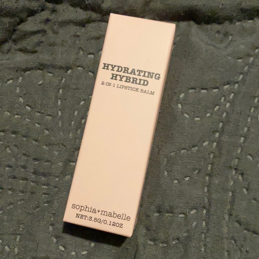 2-IN-1 Lipstick Balm
